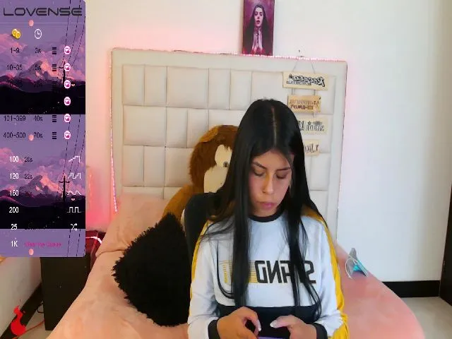 Live sex webcam photo for Miiaafox #272242037