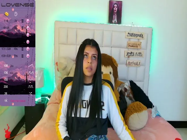 Live sex webcam photo for Miiaafox #272243783