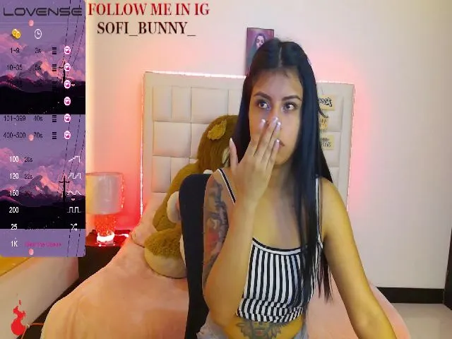 Live sex webcam photo for Miiaafox #272316865