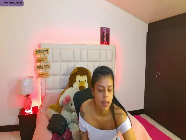 Live sex webcam photo for Miiaafox #272644104