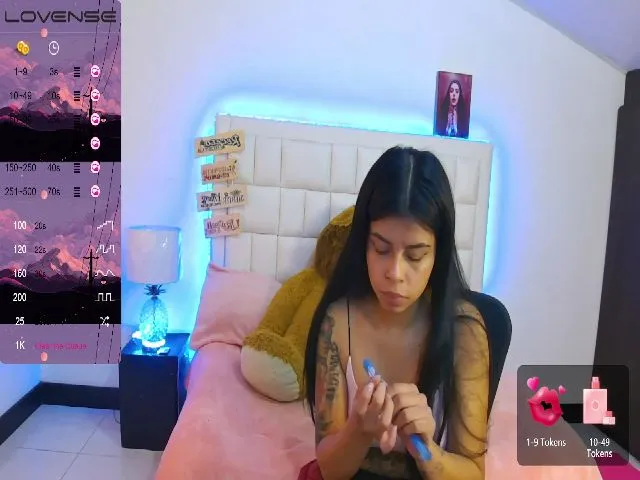 Live sex webcam photo for Miiaafox #272663613