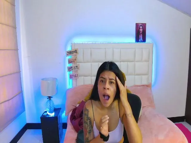 Live sex webcam photo for Miiaafox #272674861