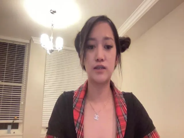 Live sex webcam photo for Mikaluvu #274121862