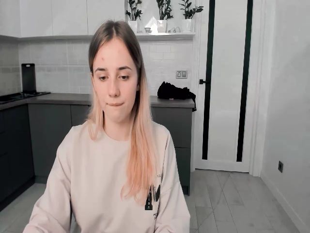 Live sex webcam photo for Mikki_Like #274331226