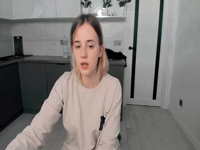 Live sex webcam photo for Mikki_Like #274331349