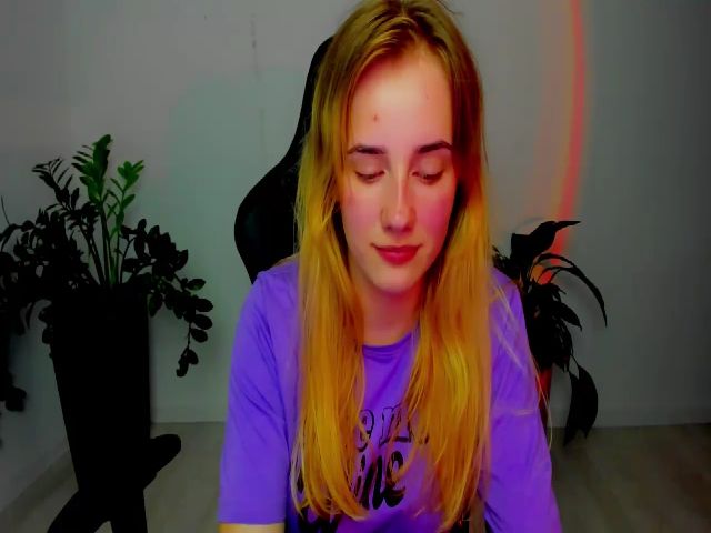Live sex webcam photo for Mikki_Like #274385539