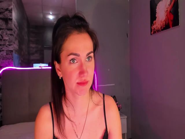 Live sex webcam photo for MilaNight #273368195