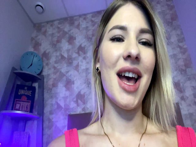 Live sex webcam photo for MilaVox #273338629