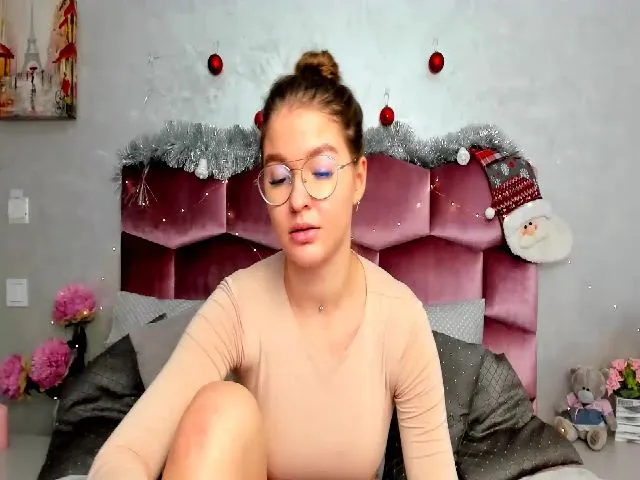 Live sex webcam photo for Mila_Hoot #271978018
