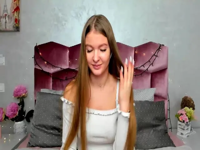 Live sex webcam photo for Mila_Hoot #272265485