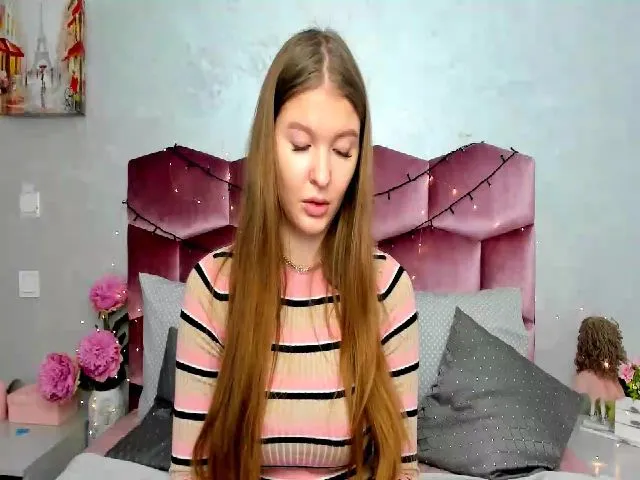 Live sex webcam photo for Mila_Hoot #272421180