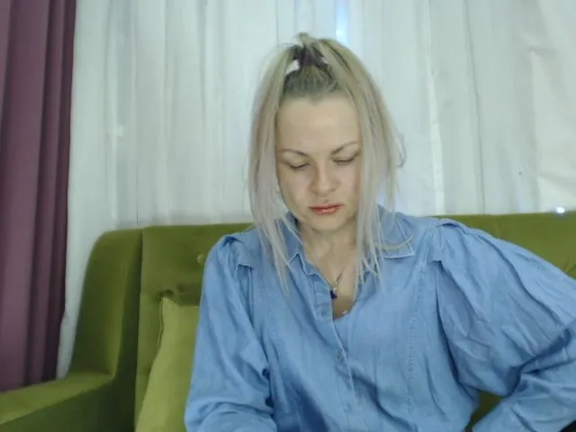 Live sex webcam photo for MilenaNa #272790003