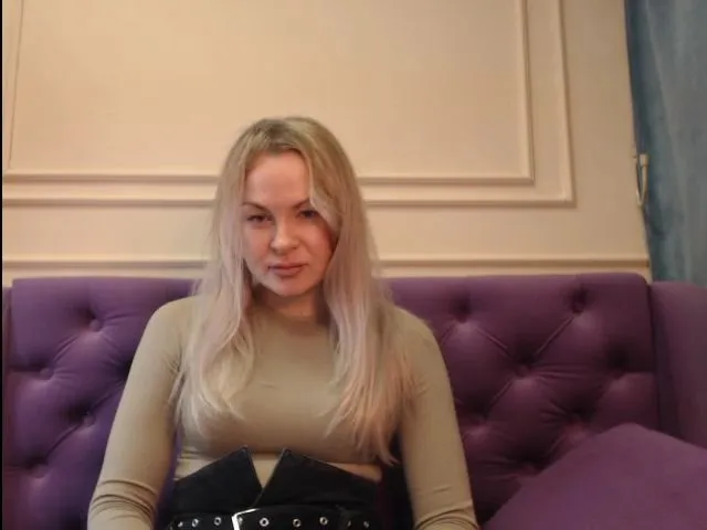 Live sex webcam photo for MilenaNa #272872528