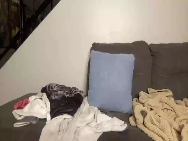 Live sex webcam photo for MileyxSmiles #273801787