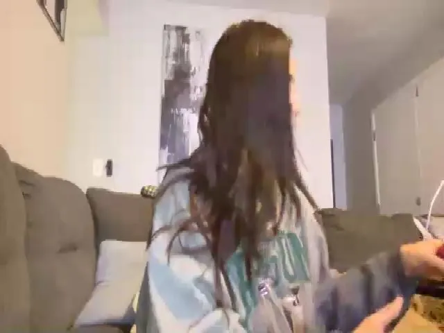 Live sex webcam photo for MileyxSmiles #273907771
