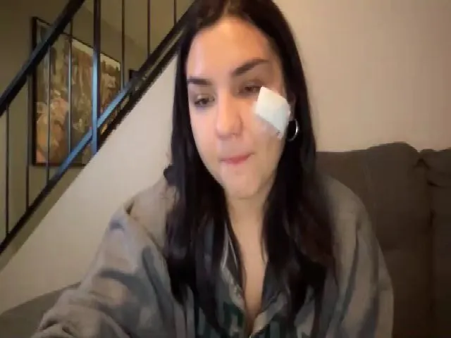 Live sex webcam photo for MileyxSmiles #273908017