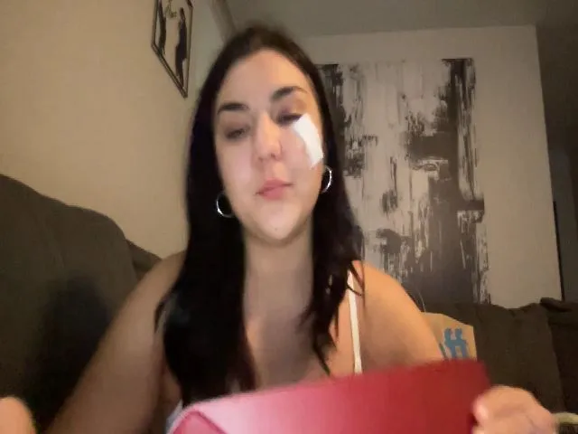 Live sex webcam photo for MileyxSmiles #273908454