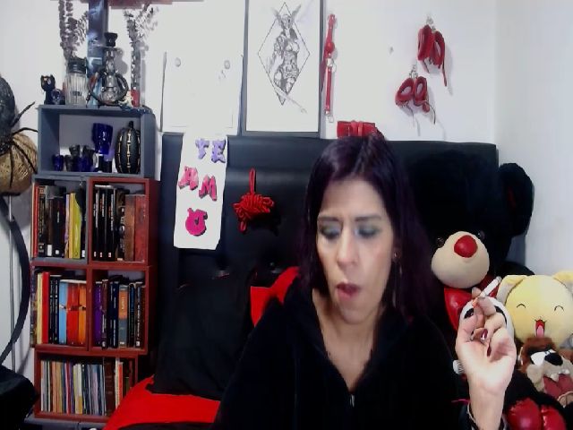 Live sex webcam photo for MilfKatty #271692498