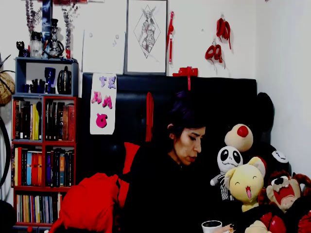 Live sex webcam photo for MilfKatty #271799636