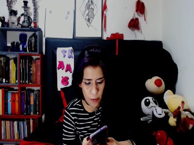 Live sex webcam photo for MilfKatty #271951080