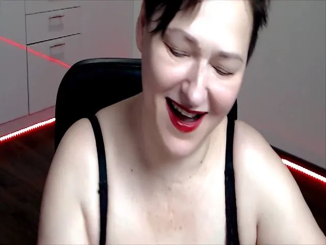 Live sex webcam photo for MilfScarlette #272212914