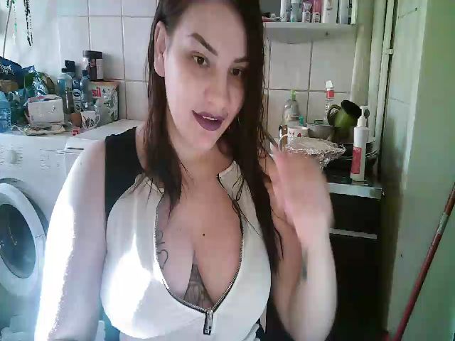 Live sex webcam photo for Milflusy992 #272698590