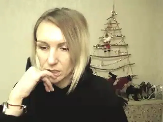 Live sex webcam photo for MiliEsiens #271759927