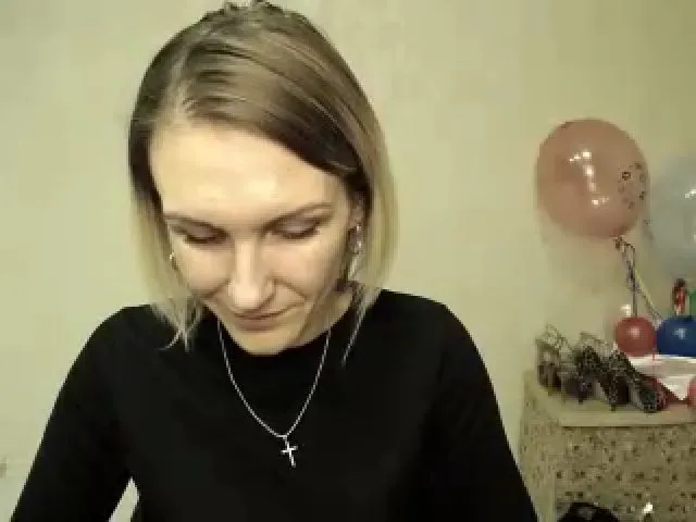 Live sex webcam photo for MiliEsiens #272188469