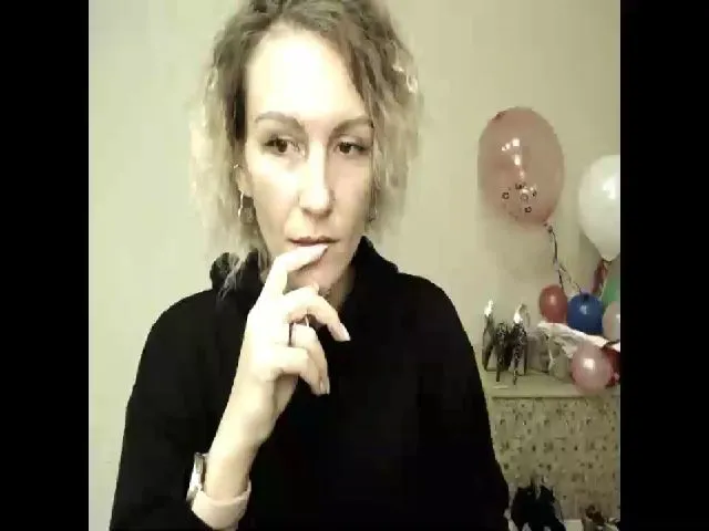 Live sex webcam photo for MiliEsiens #272225058