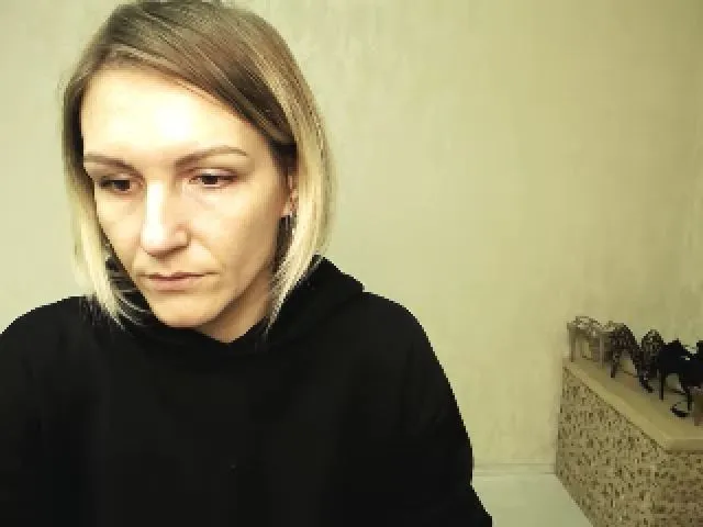 Live sex webcam photo for MiliEsiens #272314549