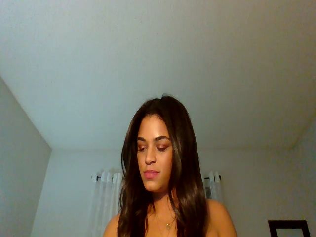 Live sex webcam photo for Milkmarie6 #272639860