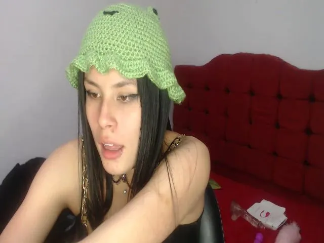 Live sex webcam photo for Milliefox #271688941