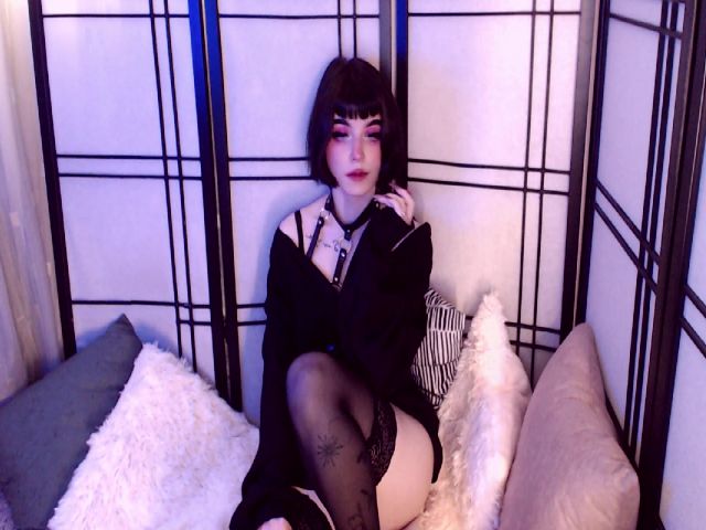 Live sex webcam photo for MinaSanna #272538386