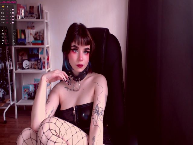 Live sex webcam photo for MinaSanna #273010752