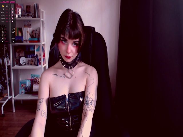 Live sex webcam photo for MinaSanna #273011117