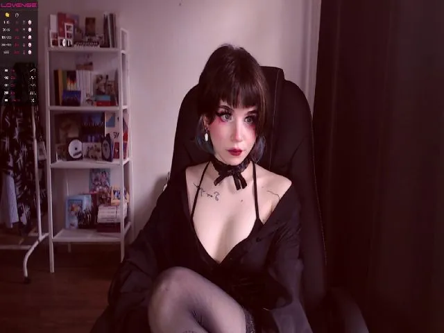 Live sex webcam photo for MinaSanna #273062150