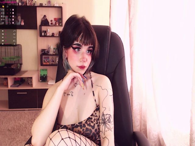 Live sex webcam photo for MinaSanna #273187354