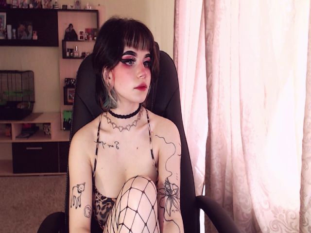 Live sex webcam photo for MinaSanna #273187539