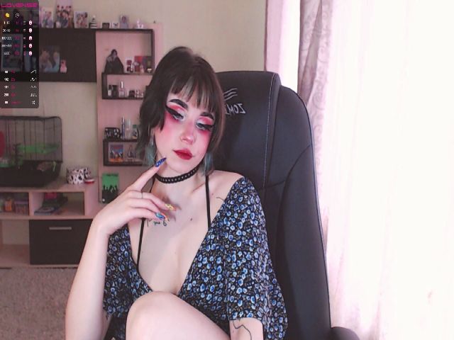 Live sex webcam photo for MinaSanna #273211129