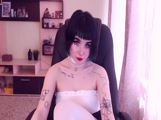 Live sex webcam photo for MinaSanna #273493377