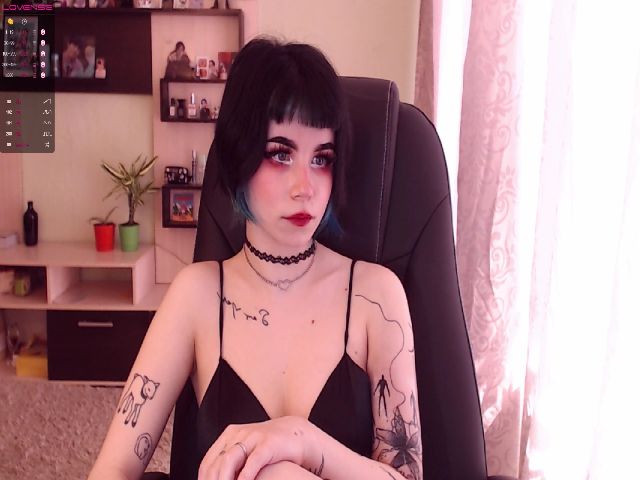 Live sex webcam photo for MinaSanna #273525252