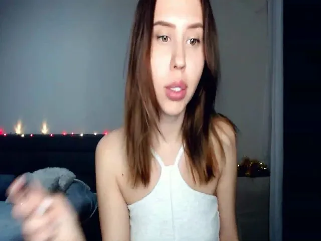 Live sex webcam photo for MiniDivaa #271916239