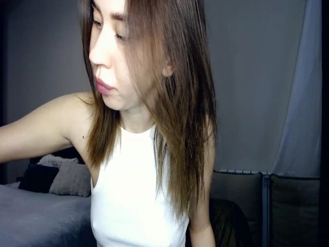 Live sex webcam photo for MiniDivaa #272357923