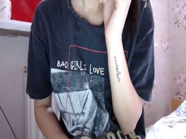 Live sex webcam photo for MiniDivaa #273041863