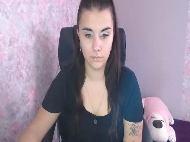 Live sex webcam photo for Mirella_Babe #272094730