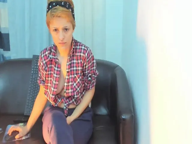 Live sex webcam photo for MishaMarie #272070225