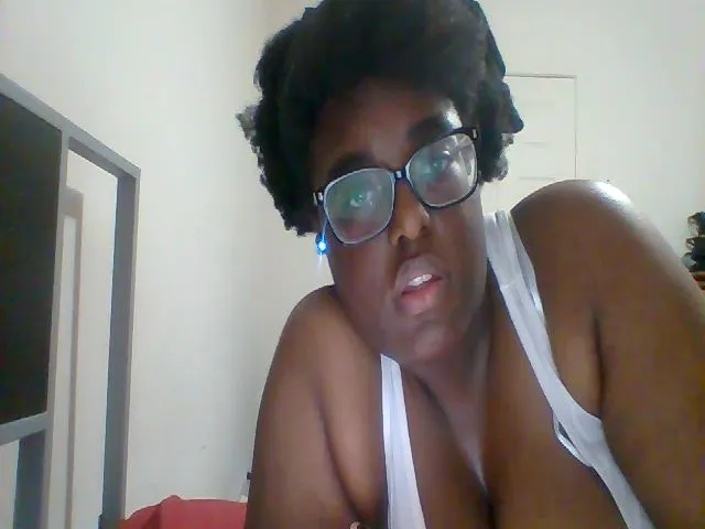 Live sex webcam photo for MissCc99 #272455400