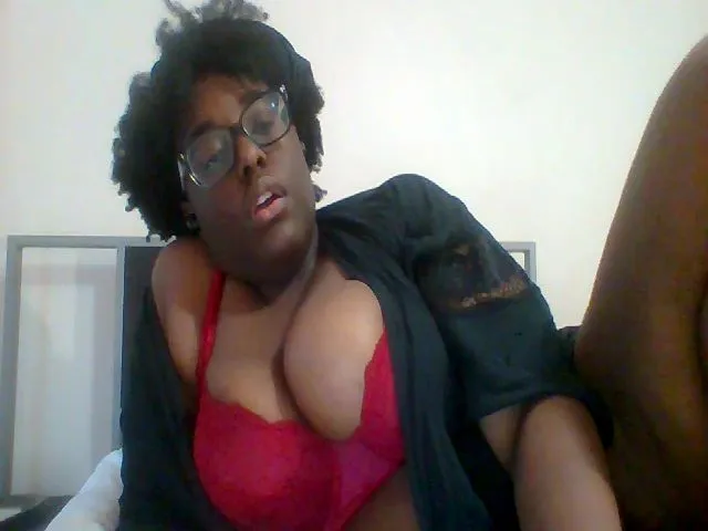 Live sex webcam photo for MissCc99 #272469580