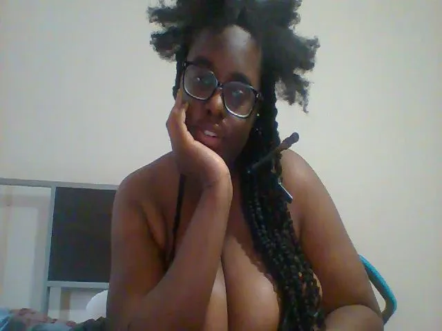 Live sex webcam photo for MissCc99 #272532067