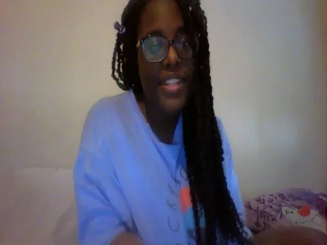 Live sex webcam photo for MissCc99 #272588629